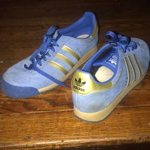 Adidas canvas shoe. Suede